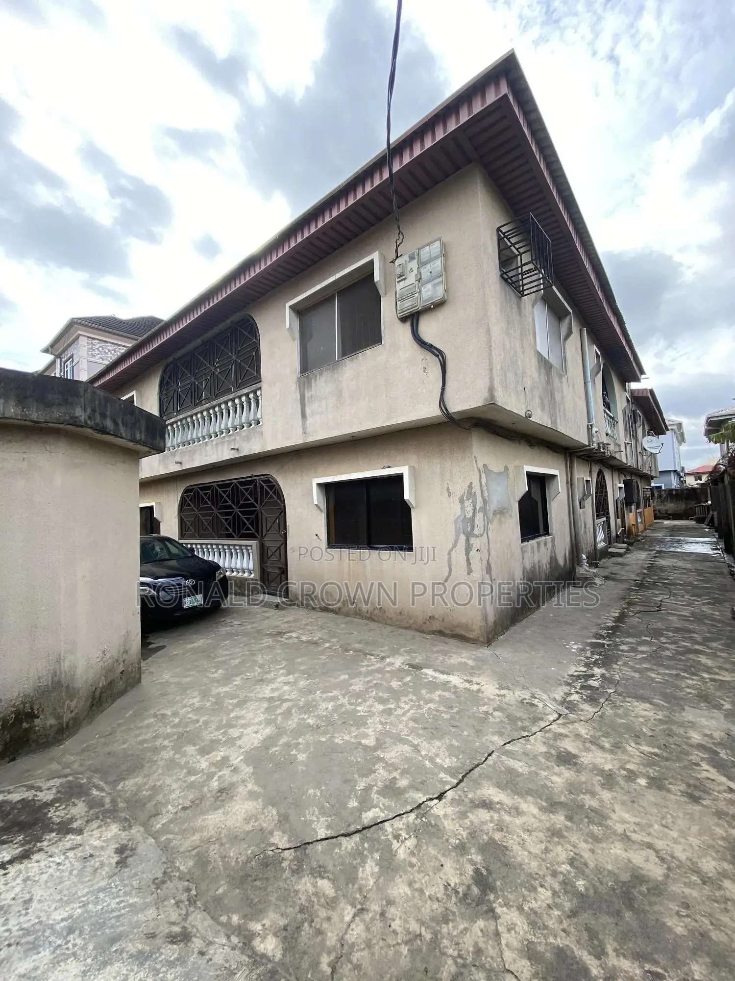 3bdrm Block of Flats in Ago Palace for sale in Ago Palace