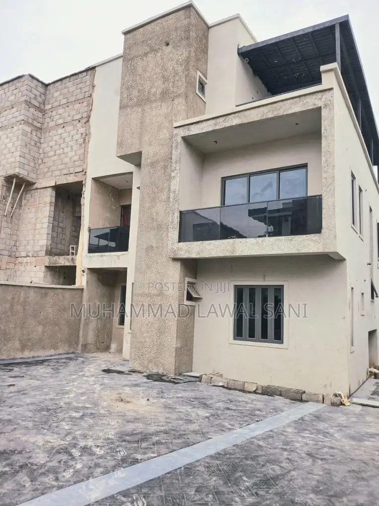4bdrm Duplex in Ochacho Estate, Life Camp for sale in Life Camp
