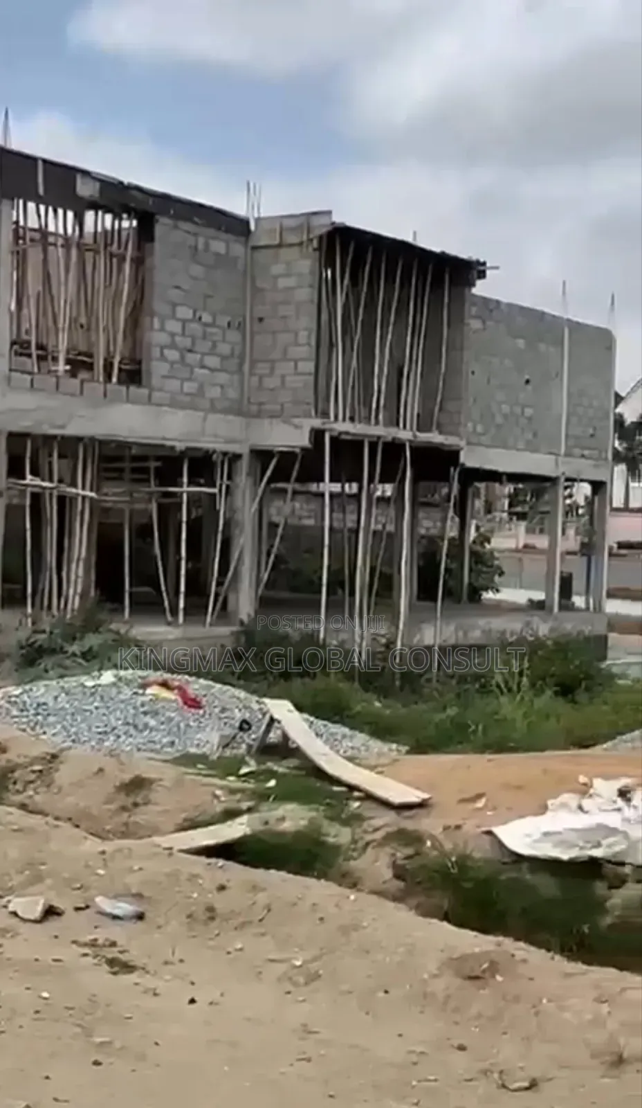 Residential Land With Building Structure - *Land Size*: 1,400 SQM in Guzape District