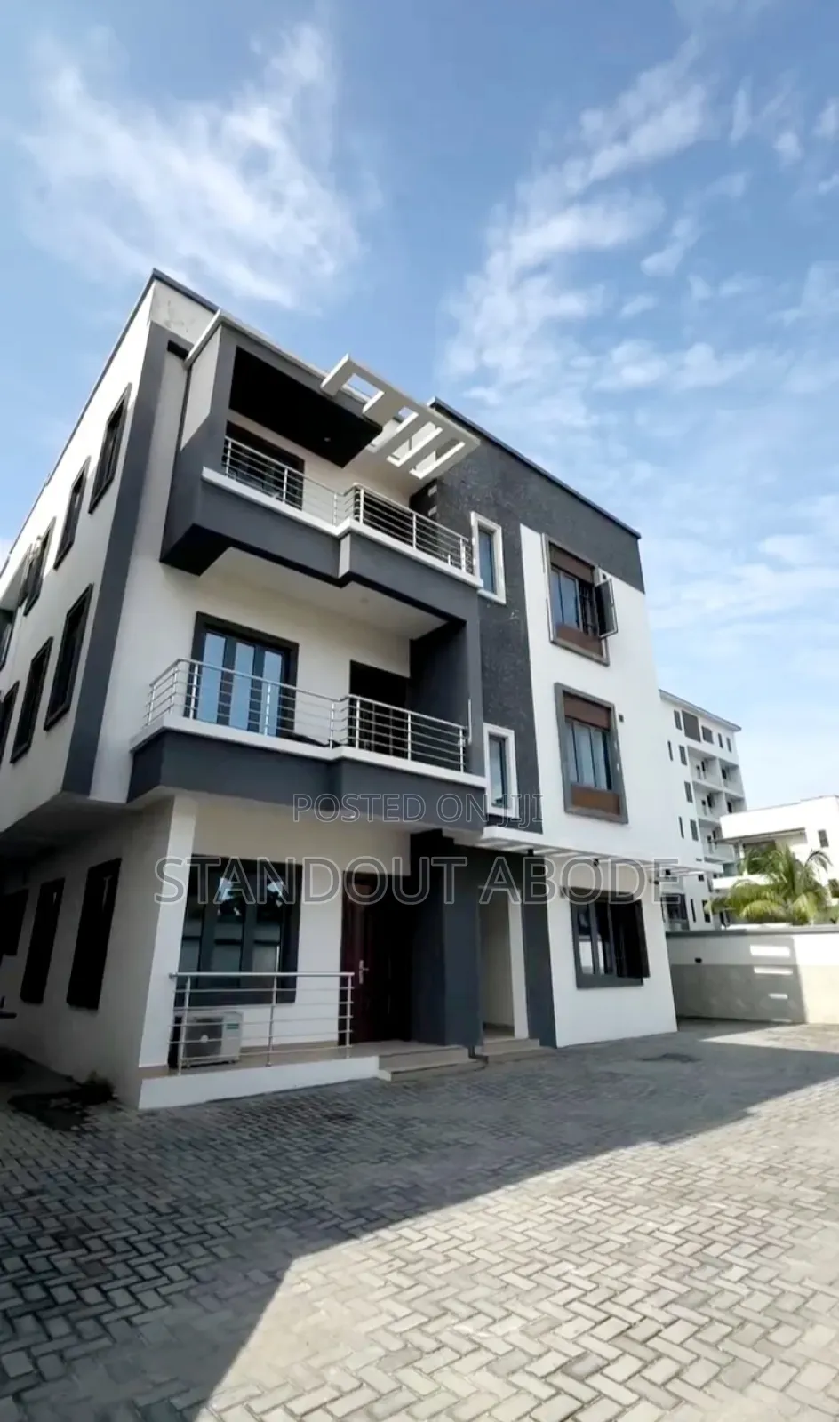 3 Bedroom Premium Shortlet Apartment in Lekki in Lekki Phase 1