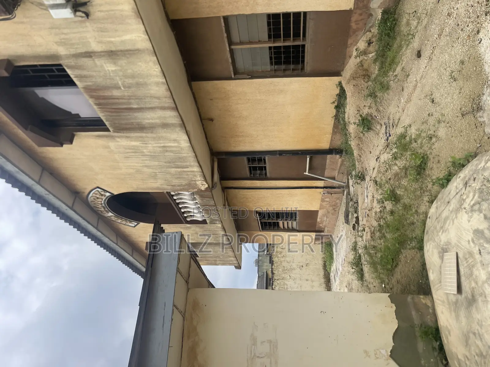 3bdrm Block of Flats in Omologede, Abule Egba for sale in Abule Egba
