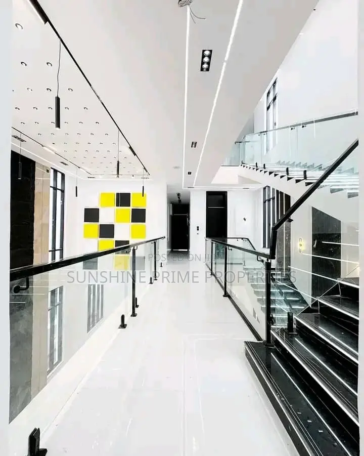 5bdrm Duplex in Lagos Chevron for sale in Chevron