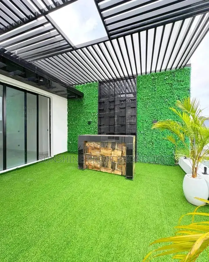 5bdrm Duplex in Lagos Chevron for sale in Chevron