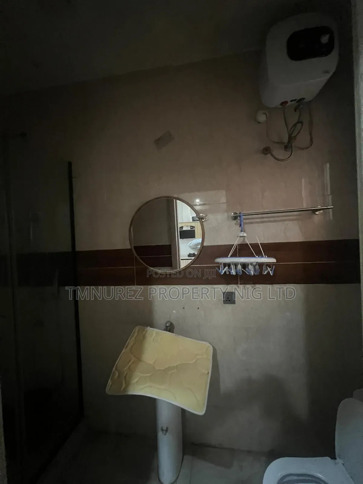 Studio Apartment in Chevron Estate for rent in Chevron