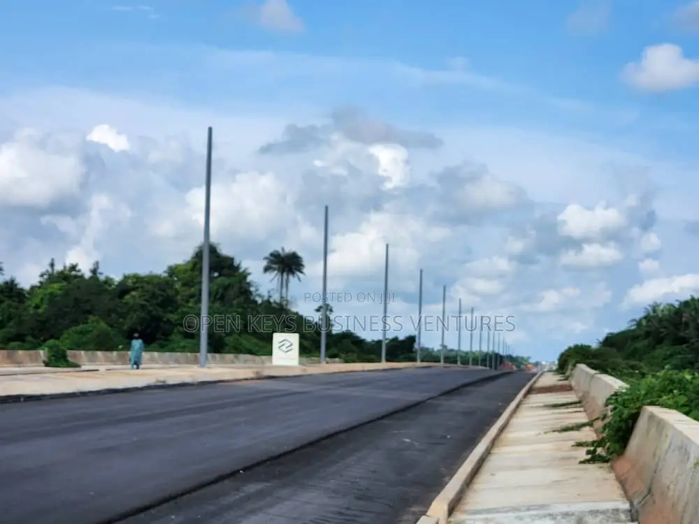 200 Acres on Circular Road in Ibadan in CHallenge / Ibadan