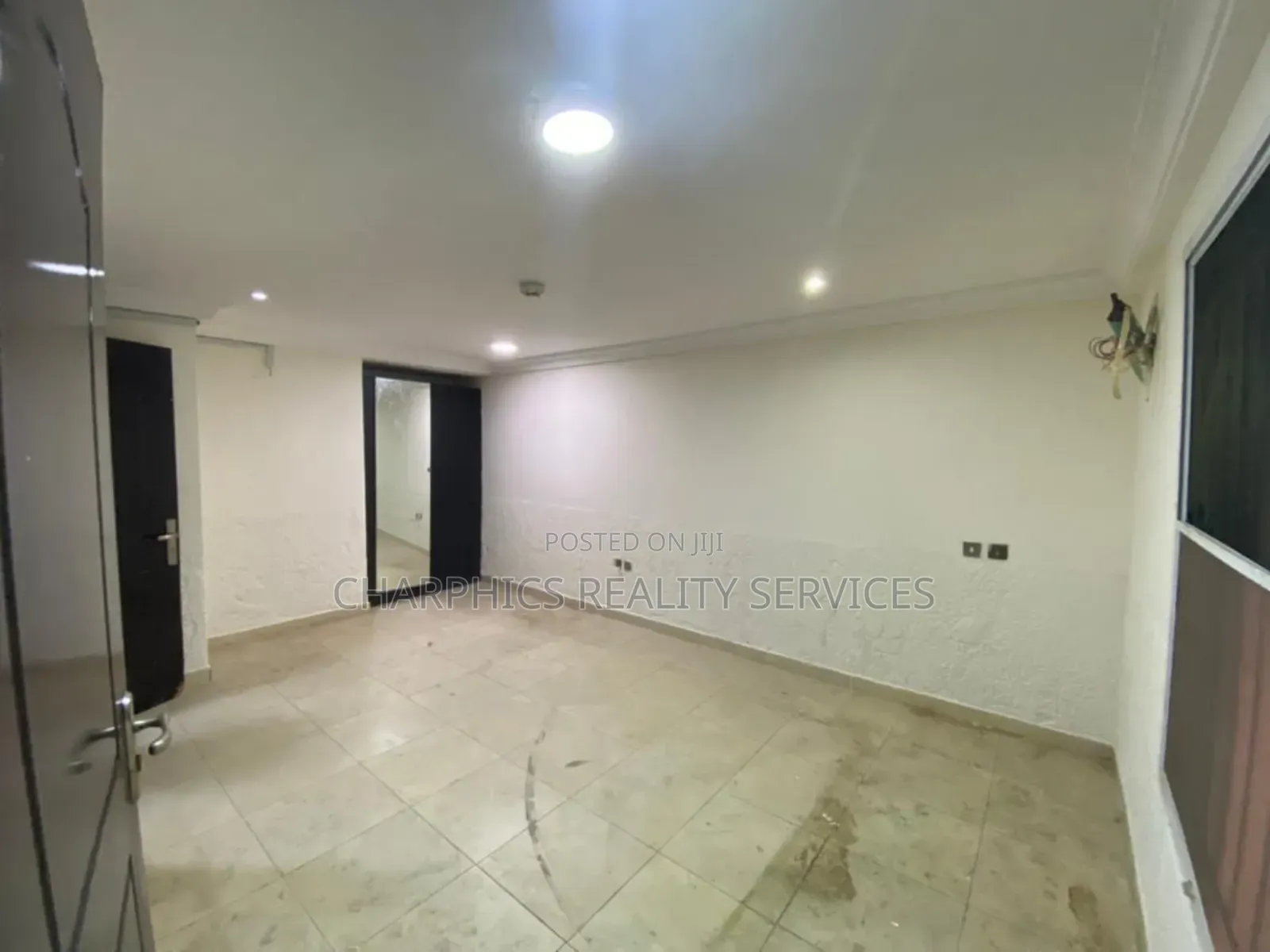 3bdrm Apartment in Osapa london for sale in Osapa london