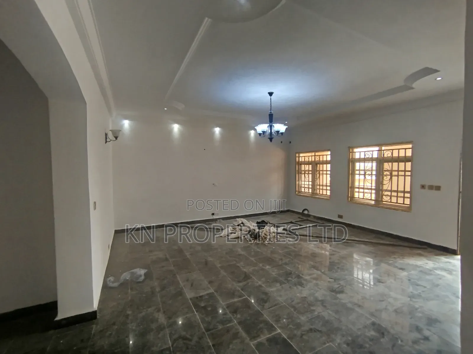 3bdrm Block of Flats in Wuye for rent in Wuye