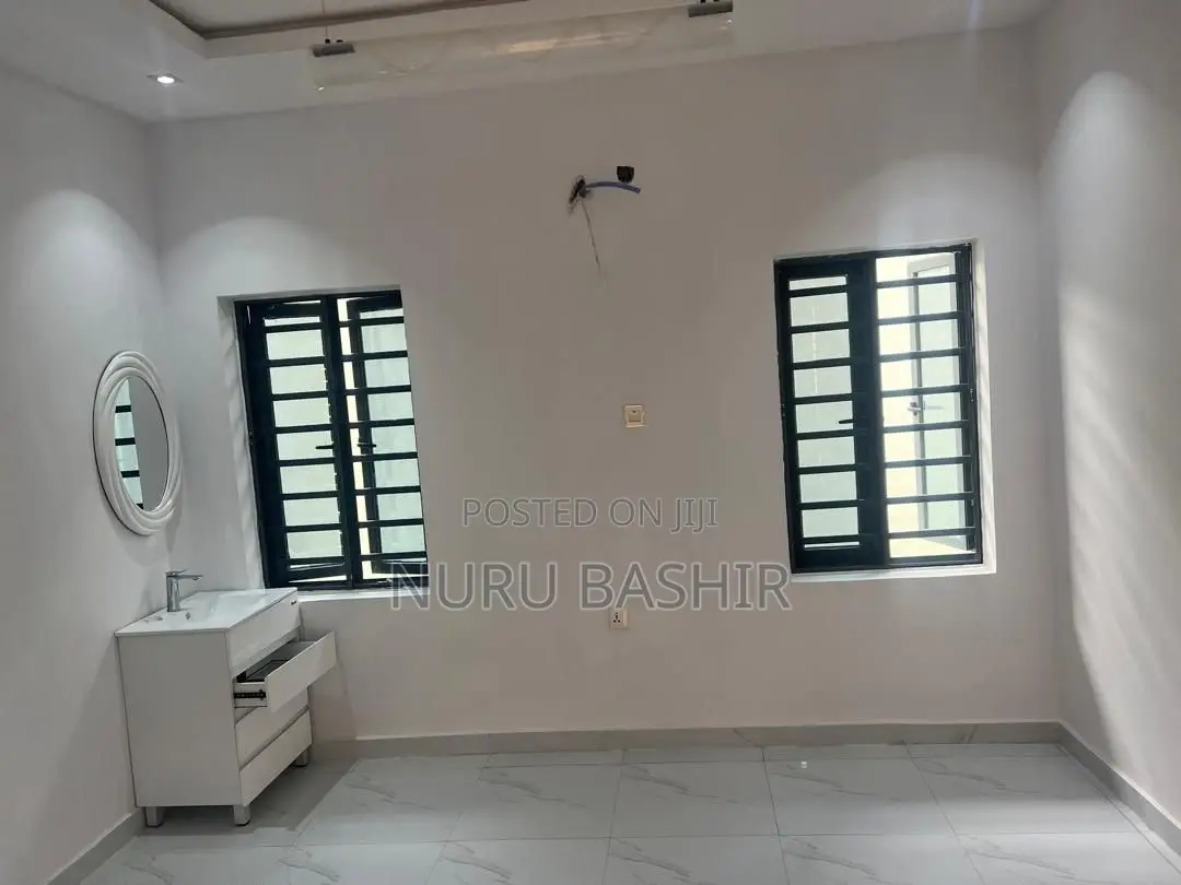 Furnished 4bdrm Duplex in Oluyole Estate for sale in Oluyole Estate