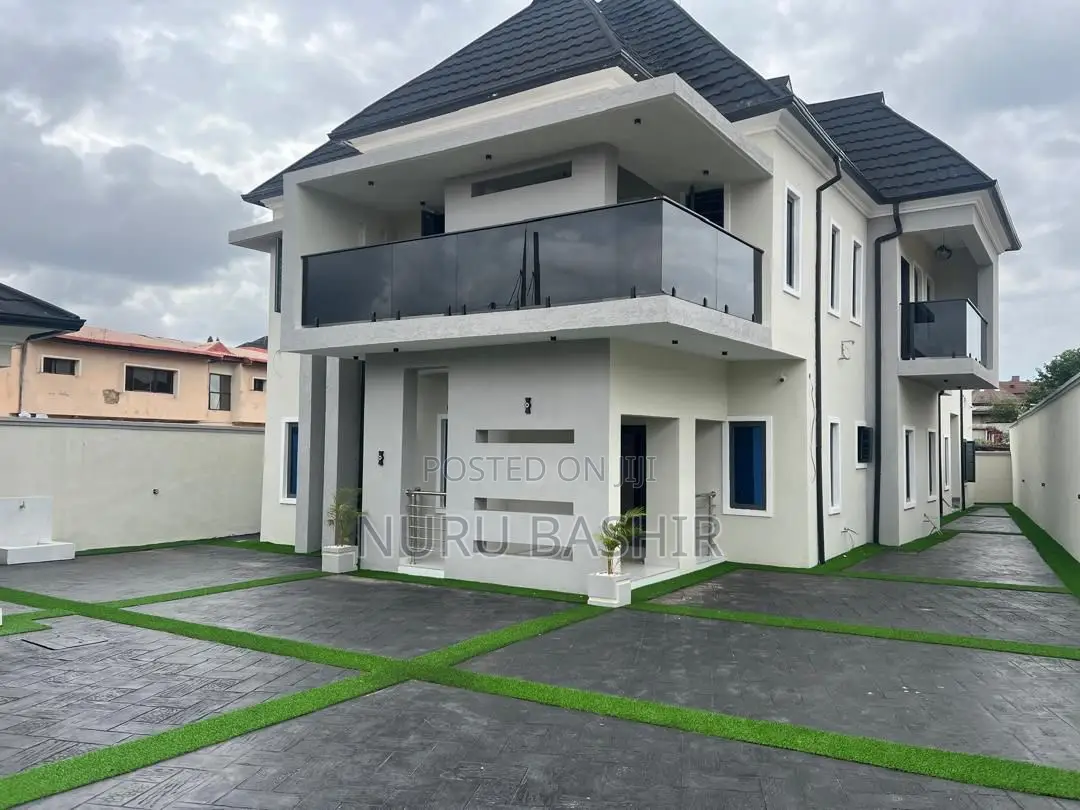 Furnished 4bdrm Duplex in Oluyole Estate for sale in Oluyole Estate
