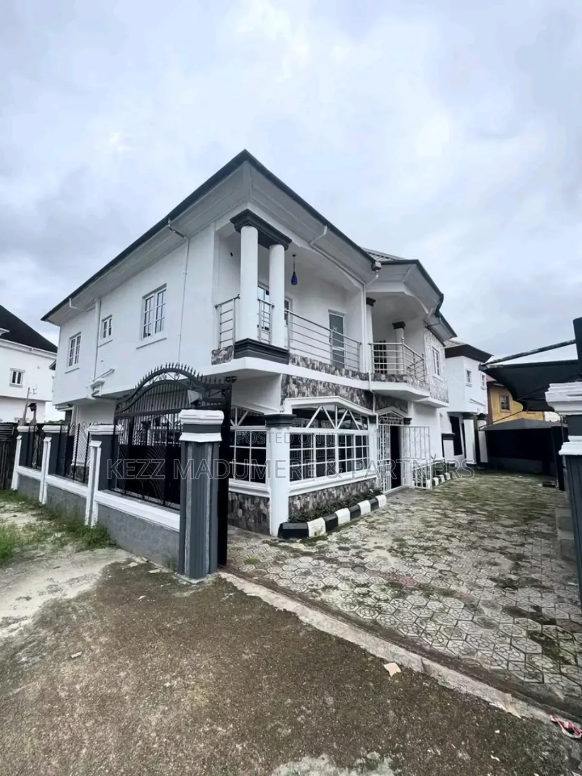 4bdrm Duplex in Doxa ,  Off Dr Peter for sale in Port-Harcourt