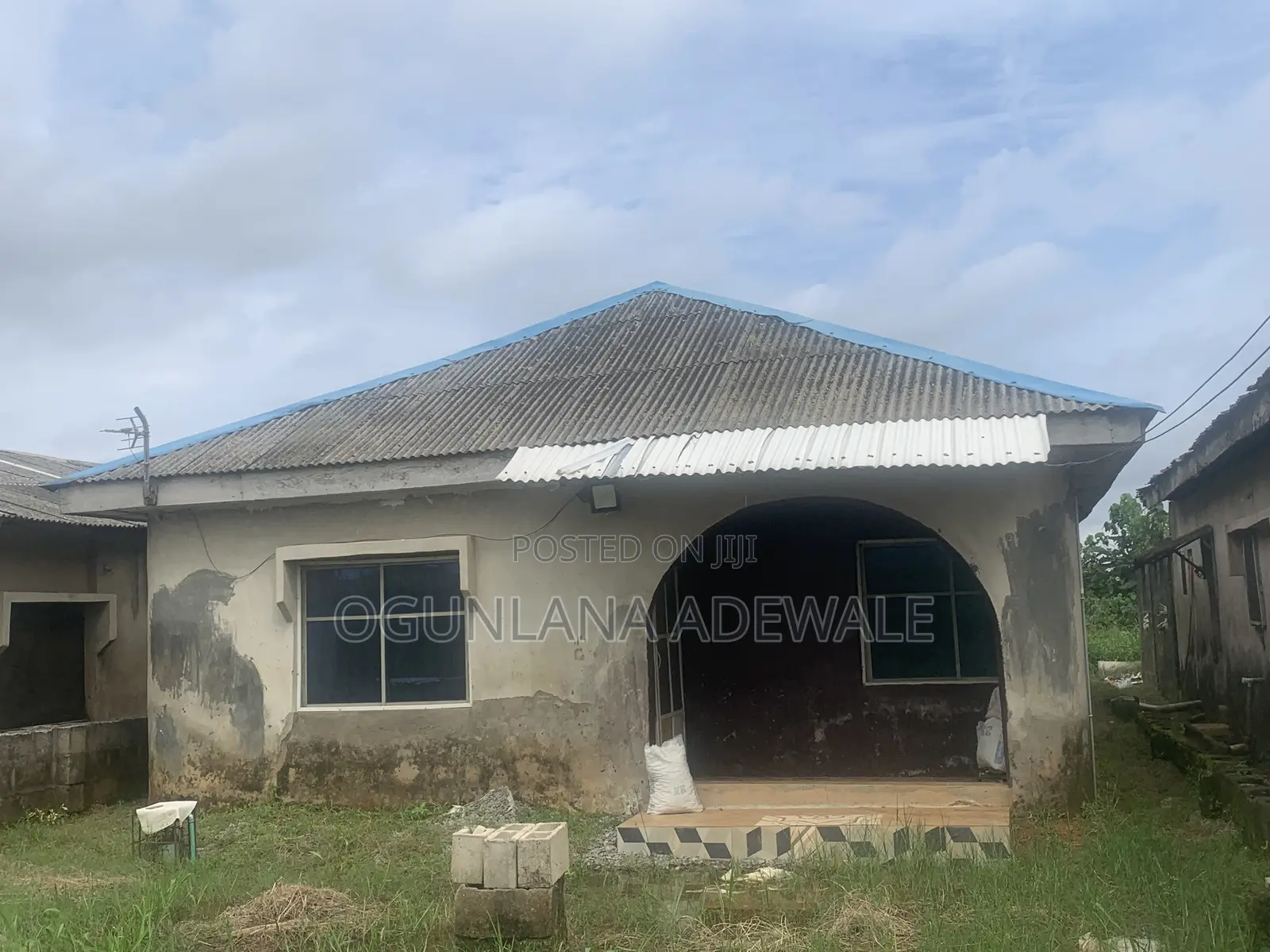 3bdrm Bungalow in Ijegemo, Ijegun for sale in Ijegun
