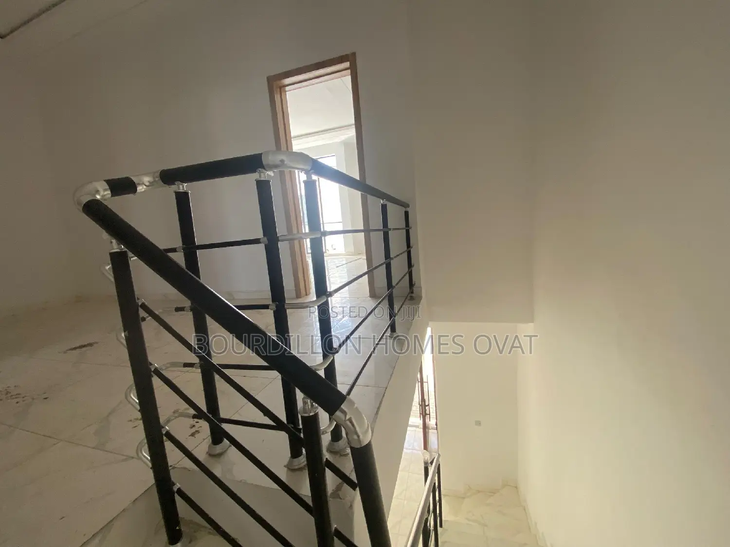 4bdrm Duplex in Harris Drive/Vgc for sale in Lekki