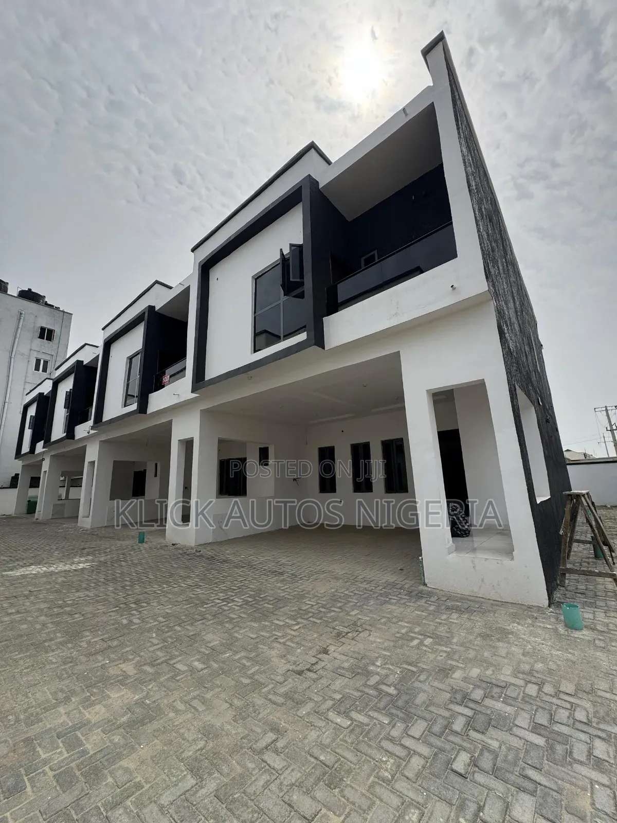 Furnished 5bdrm Townhouse/Terrace in Igbo-efon for sale in Igbo-efon