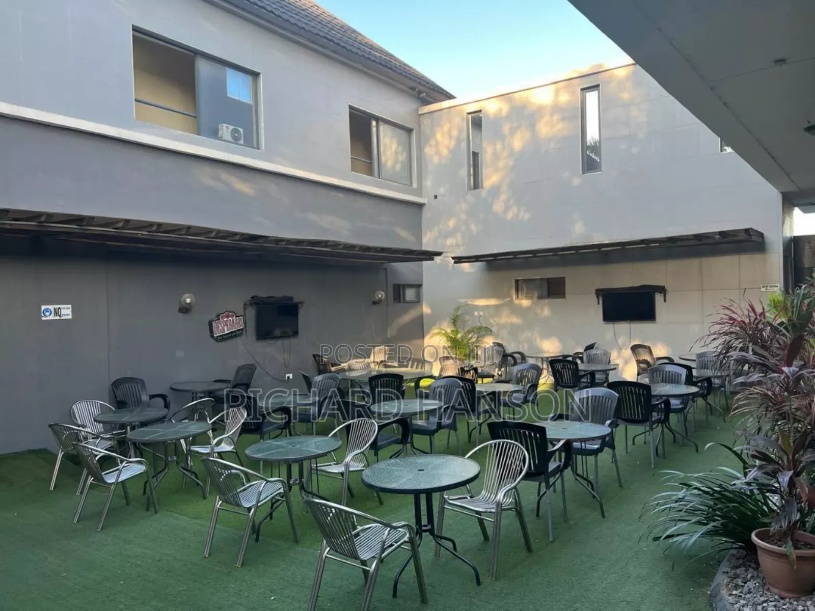 Hotel for Sale. Four Floors. 1500 Sqm. N1b. Abijo. in Abijo