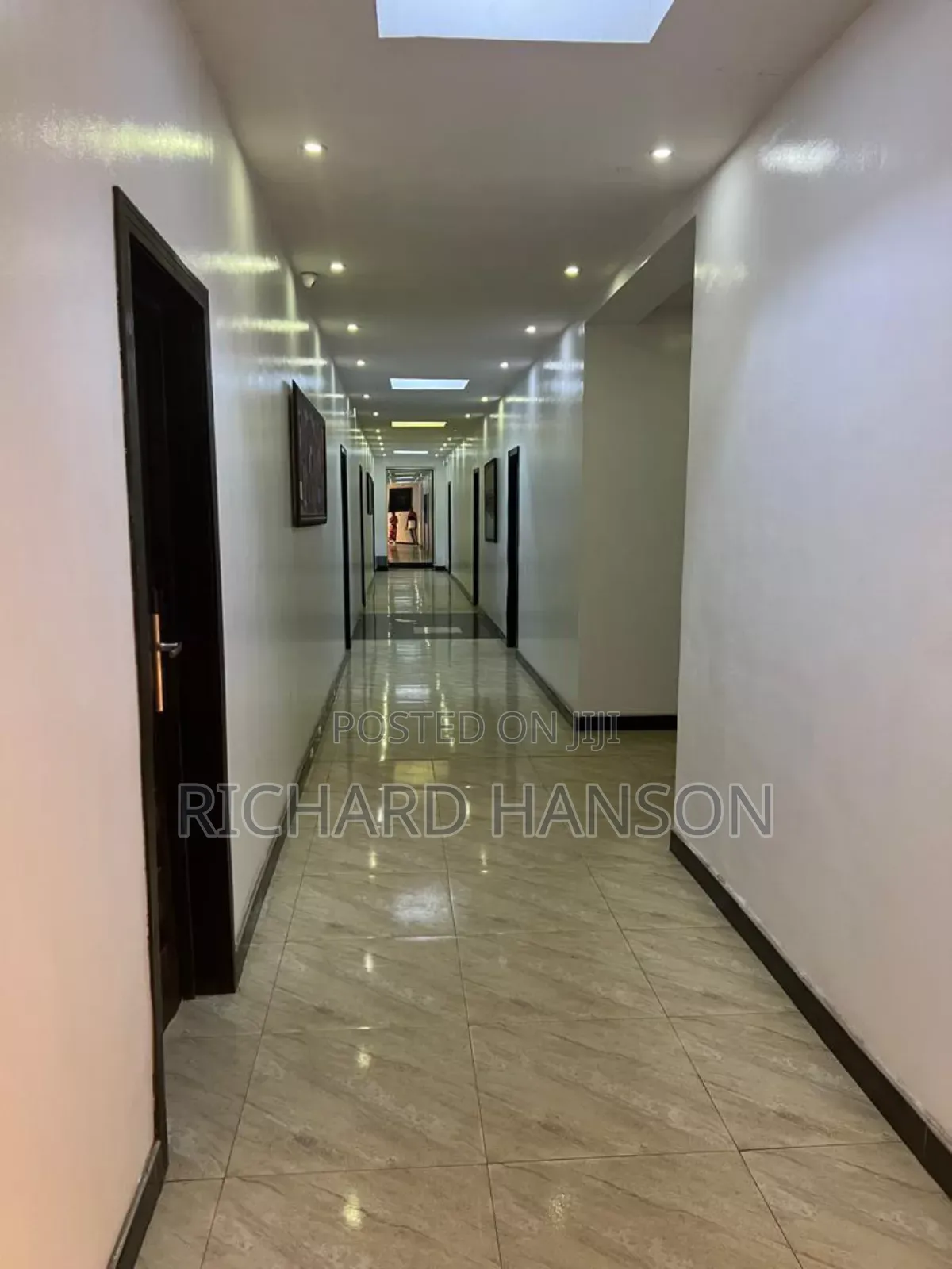 Hotel for Sale. Four Floors. 1500 Sqm. N1b. Abijo. in Abijo