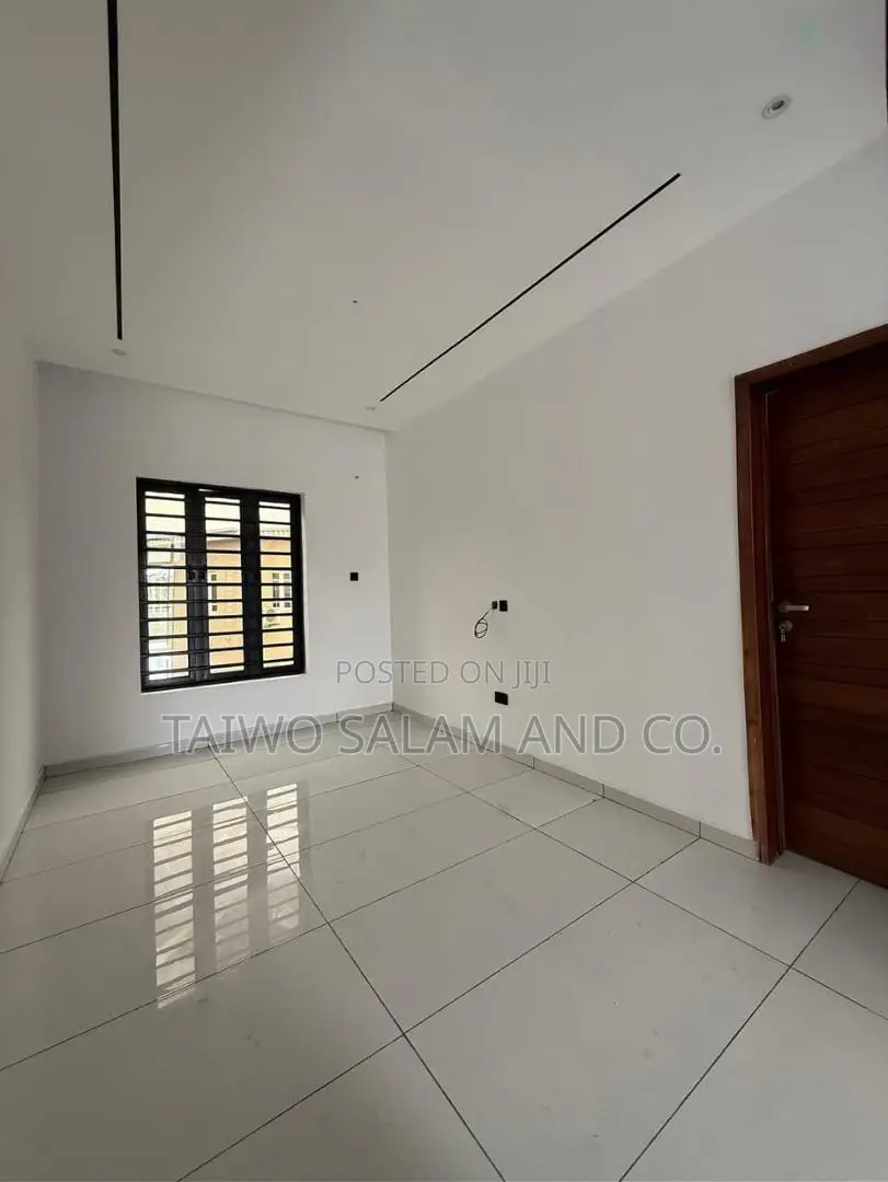 4bdrm Duplex in Akobo for sale in Akobo