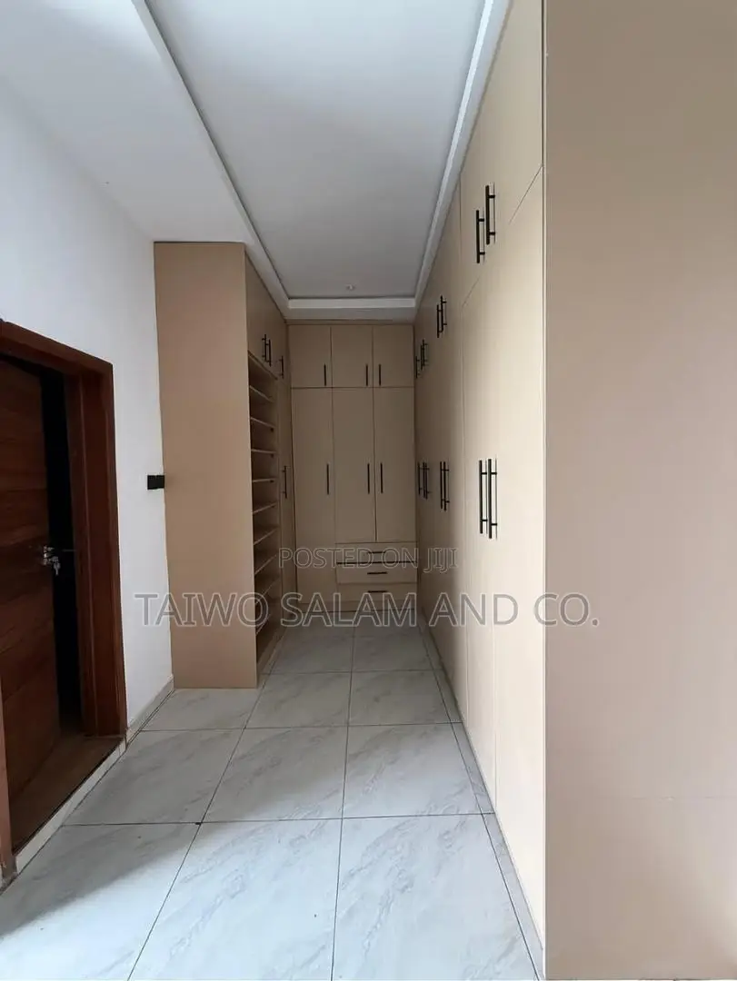 4bdrm Duplex in Akobo for sale in Akobo