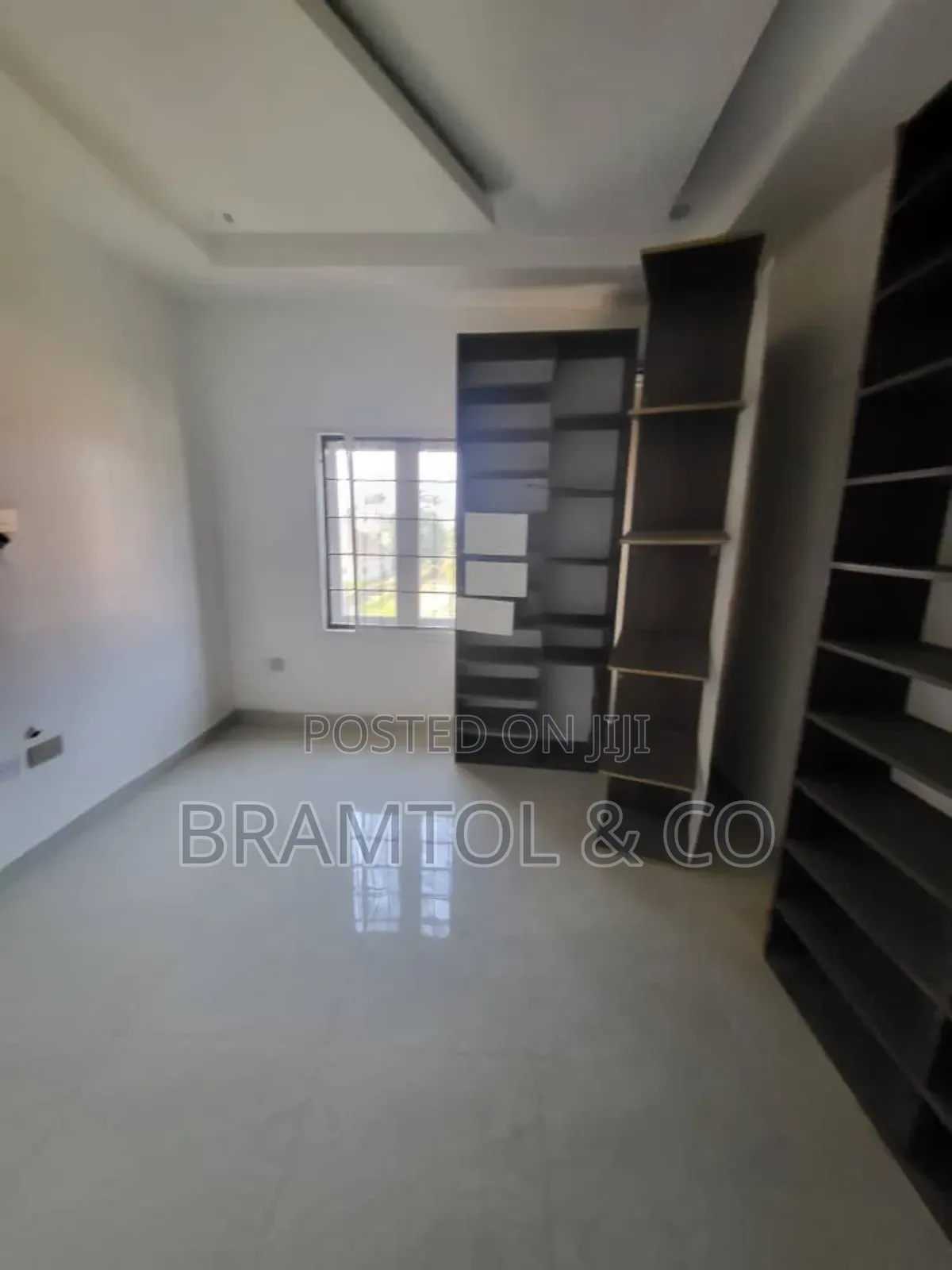 5bdrm Duplex in Idu Industrial for rent in Idu Industrial
