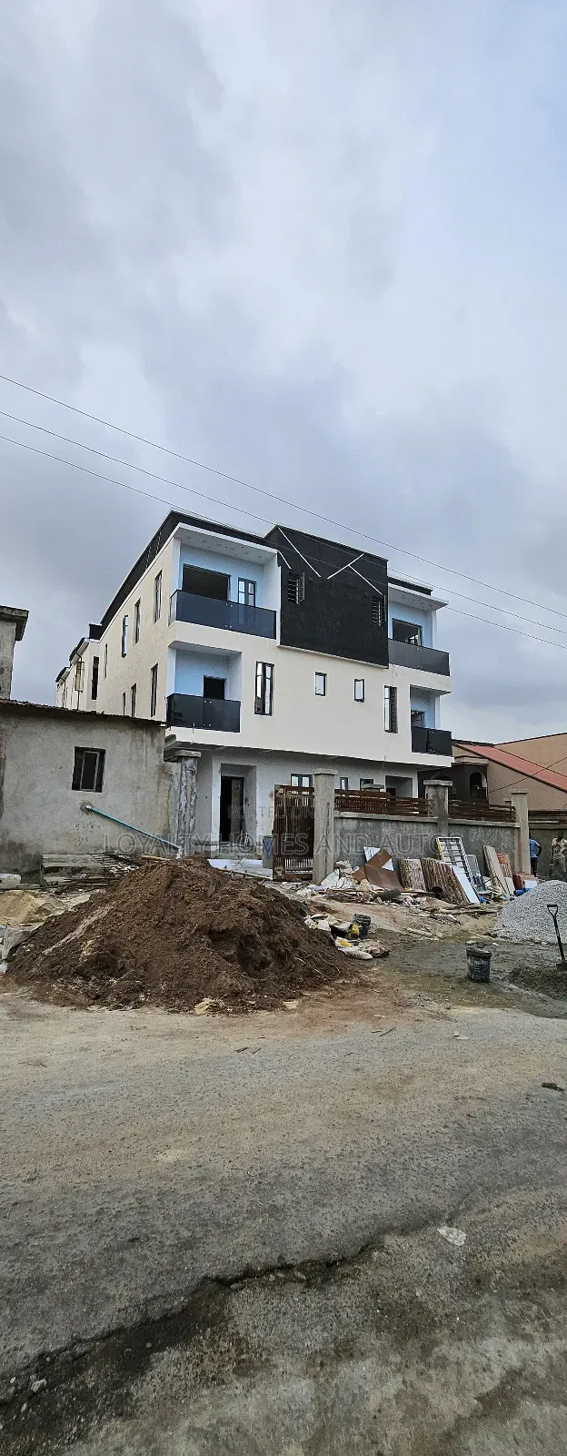 4bdrm Duplex in An Estate In Ogba for sale in Ikeja