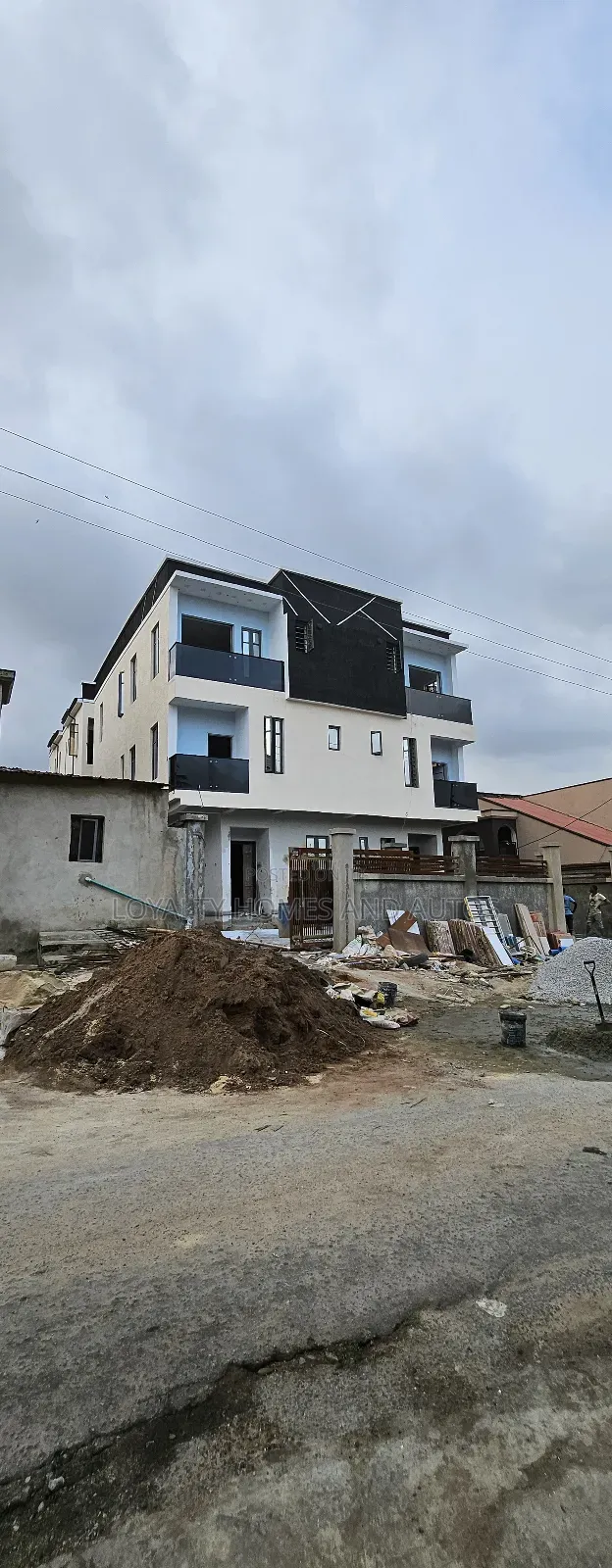 4bdrm Duplex in An Estate In Ogba for sale in Ikeja