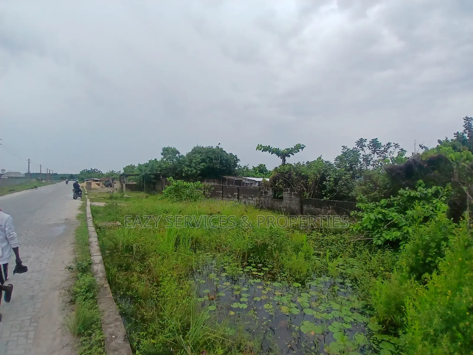Land Measuring 1,400sqm Facing Tarred Road at Sangotedo in Sangotedo