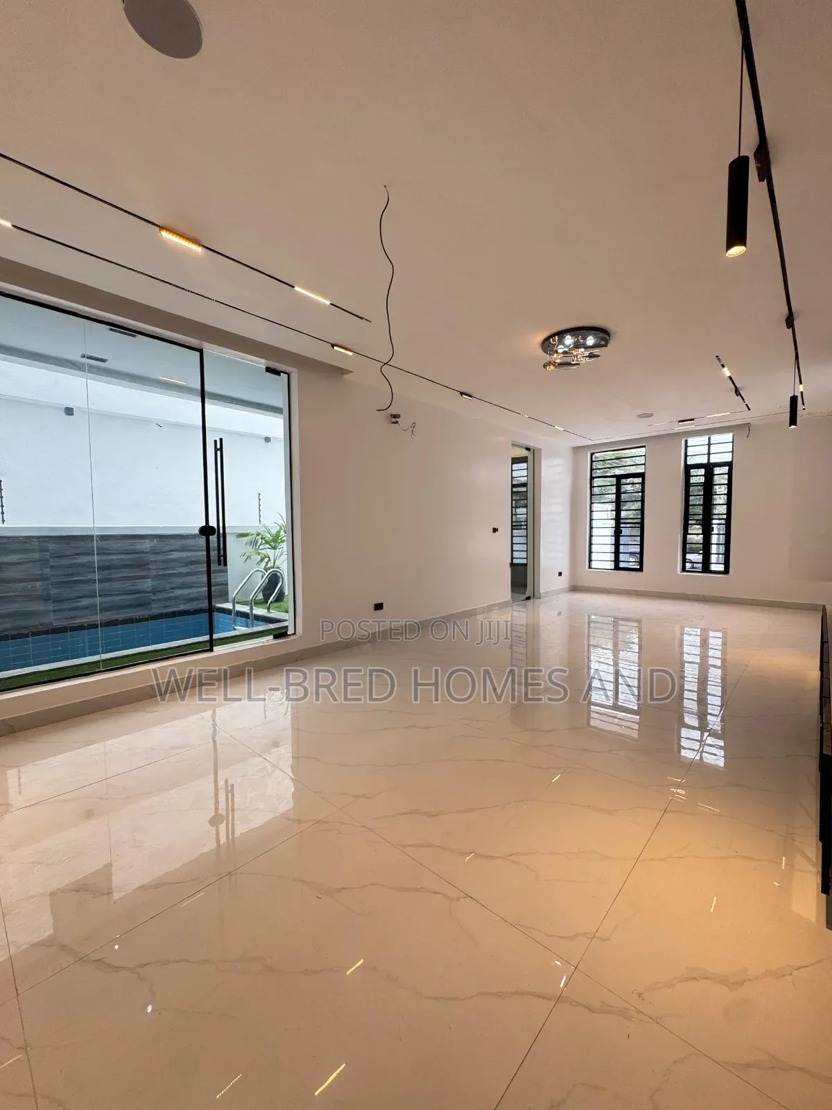 5bdrm Duplex in Lekki Phase 1 for sale in Lekki Phase 1