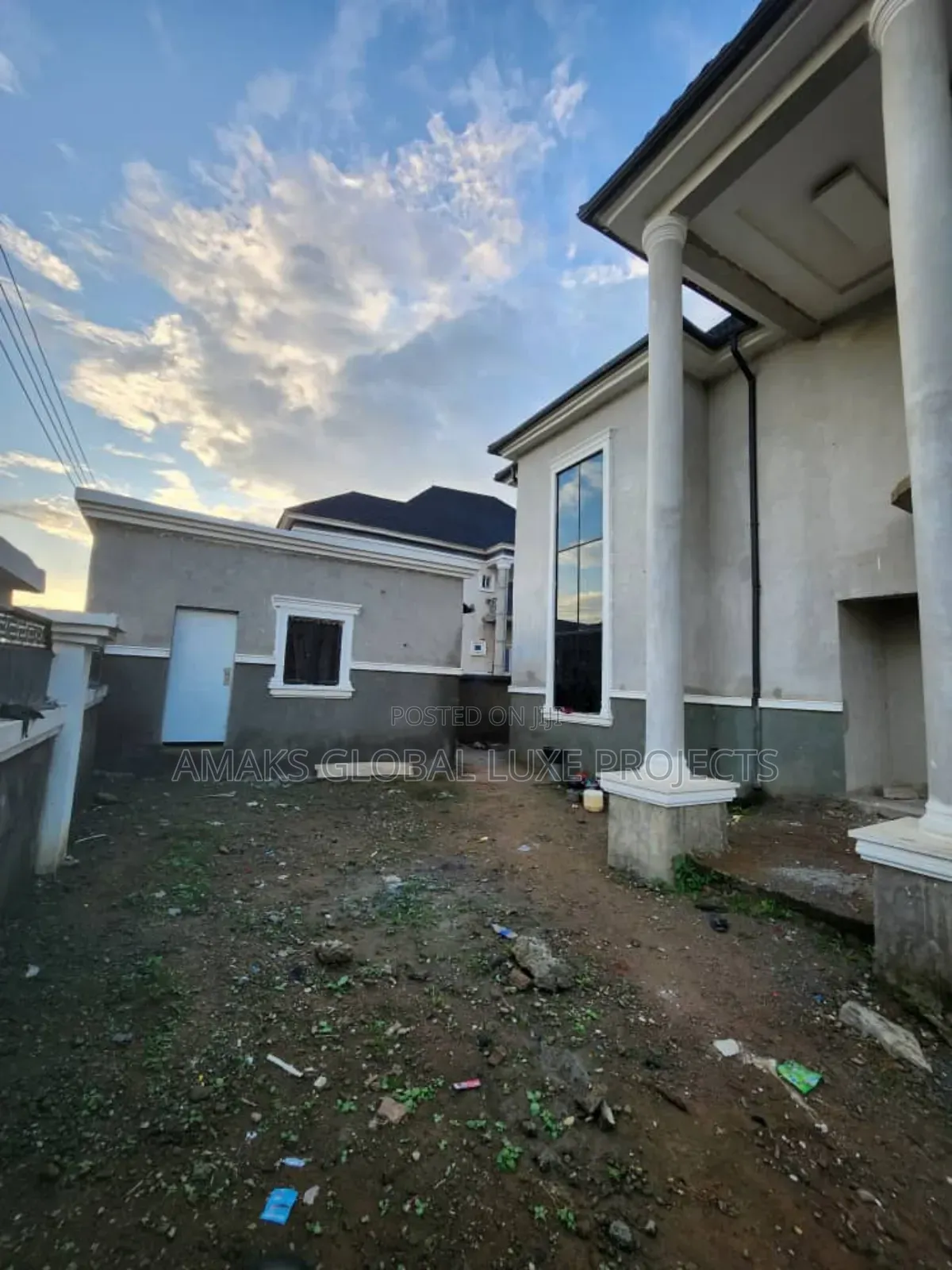 4bdrm Duplex in Behind Glory Dome, Lugbe District for sale in Lugbe District