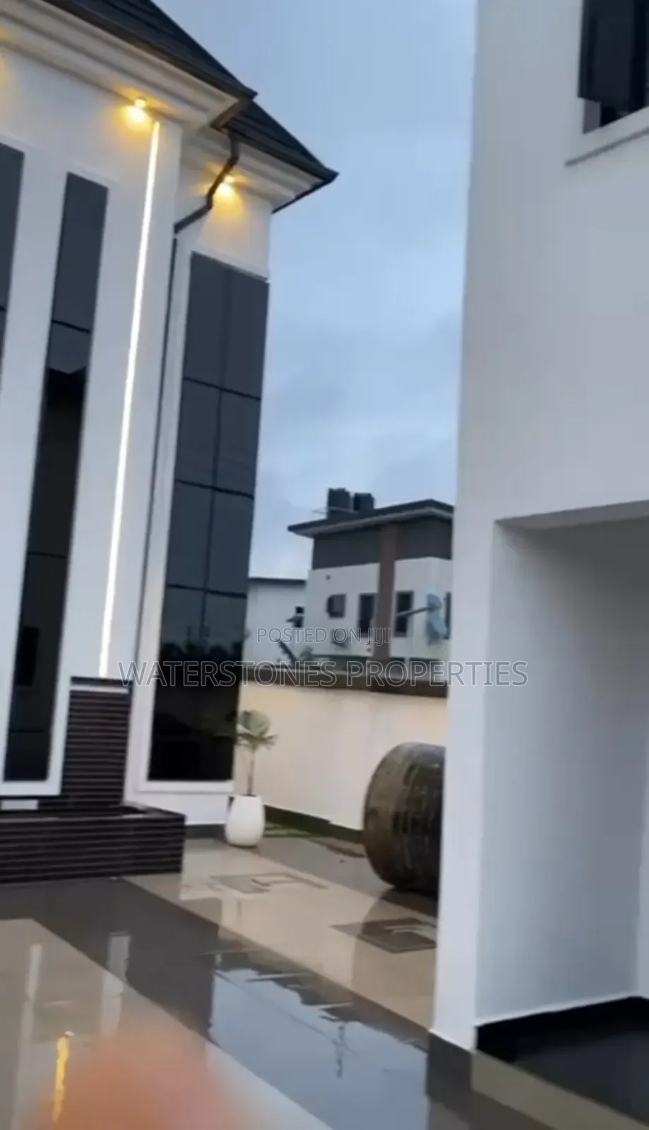 5bdrm Duplex in Nta  Housing Estate, Oshimili South for sale in Oshimili South