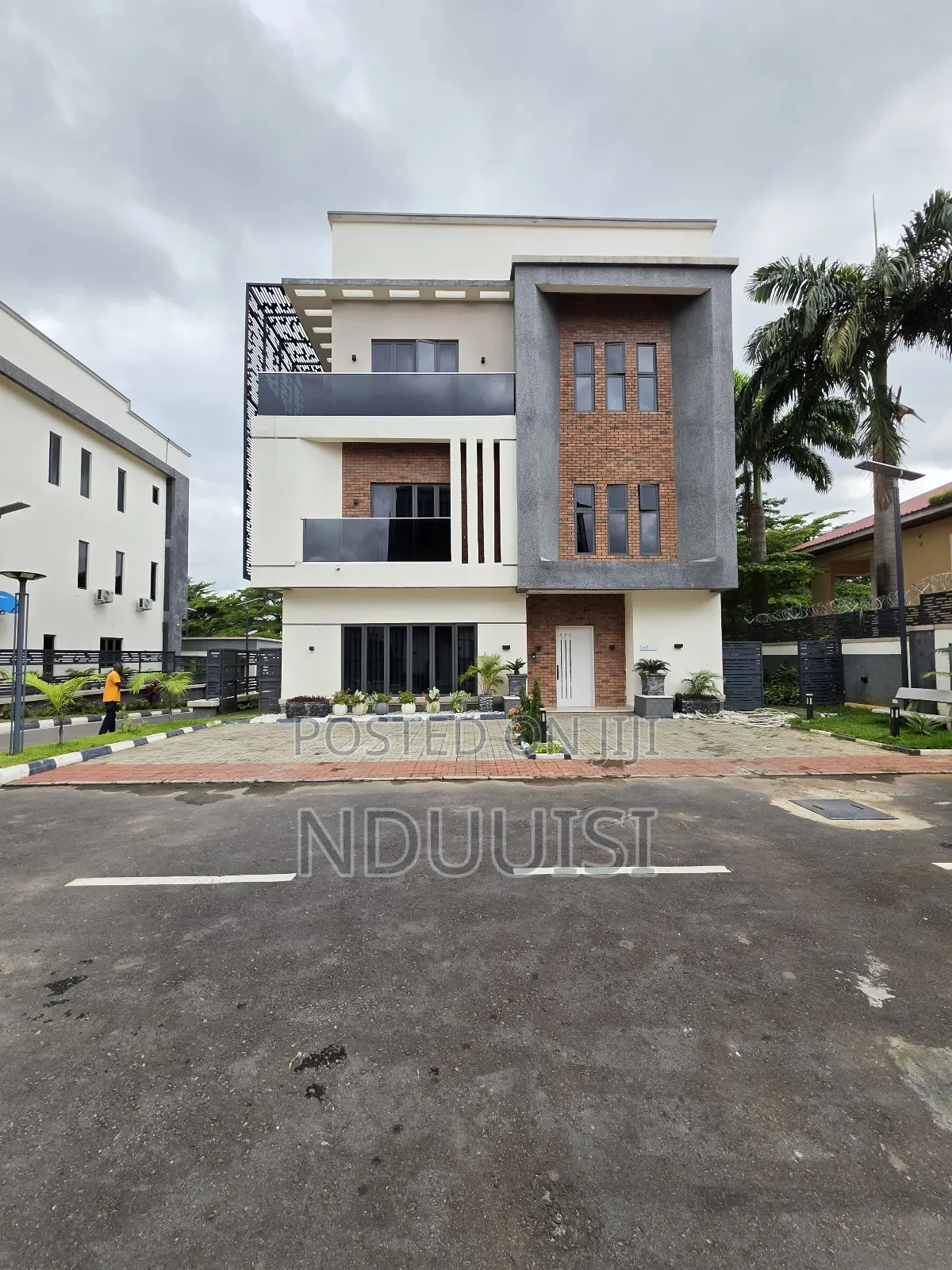 Furnished 5bdrm Duplex in Utako for sale in Utako