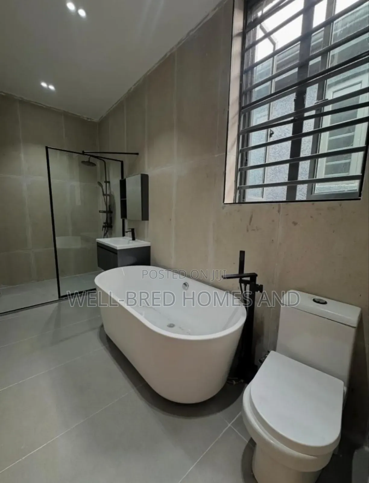 5bdrm Duplex in Lekki Phase 1 for sale in Lekki Phase 1