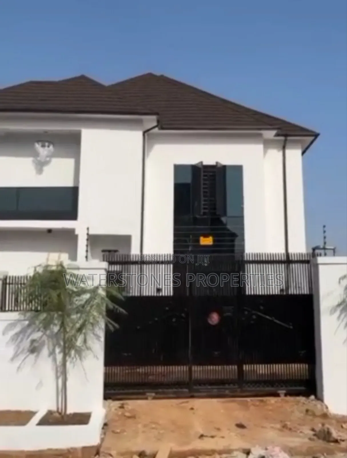 5bdrm Duplex in Back Of Govt House, Oshimili South for sale in Oshimili South