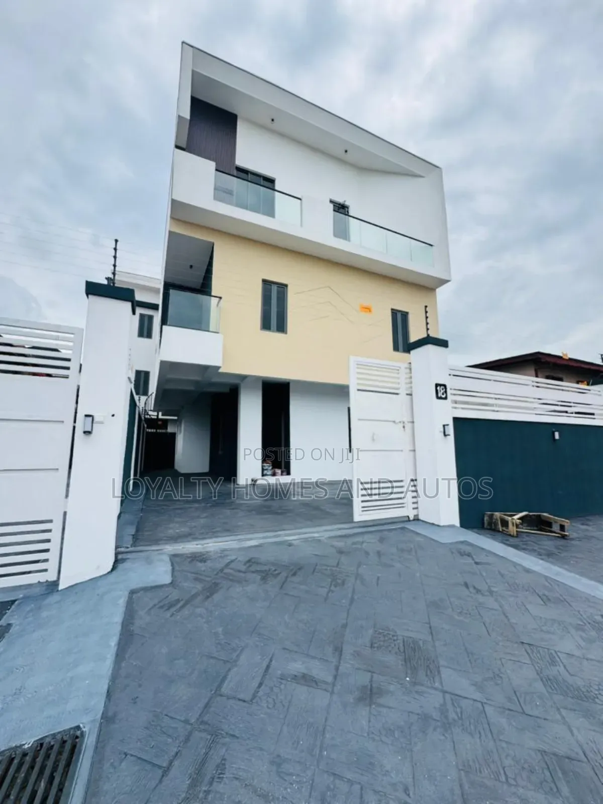 4bdrm Duplex in An Estate Ikeja for sale in Ikeja