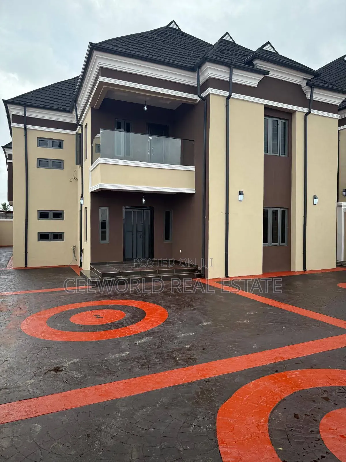 5bdrm Duplex in Oluyole Estate for sale in Oluyole Estate