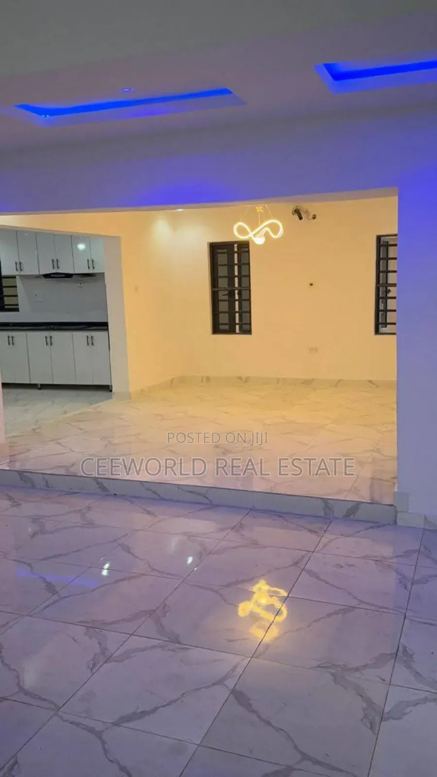 5bdrm Duplex in Oluyole Estate for sale in Oluyole Estate