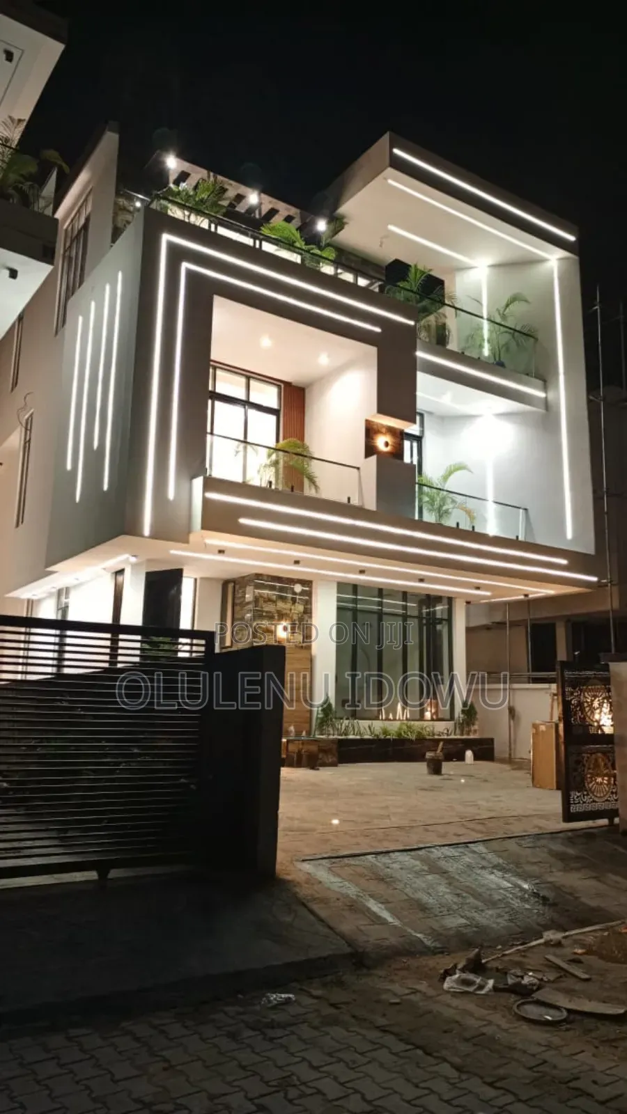 Furnished 6bdrm Duplex in Hampton Lake Estate, Chevron for sale in Chevron