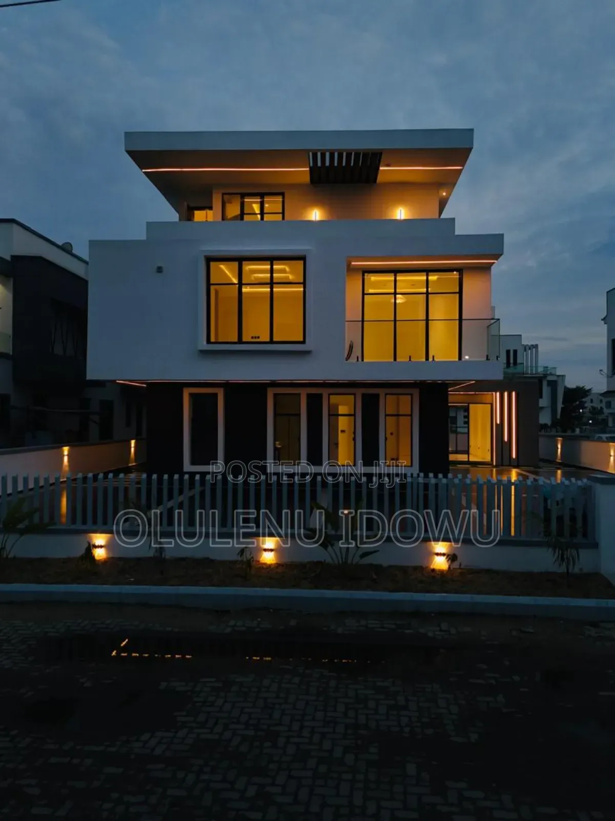 Furnished 5bdrm Duplex in Lakeview Park 2, Lekki for sale in Lekki