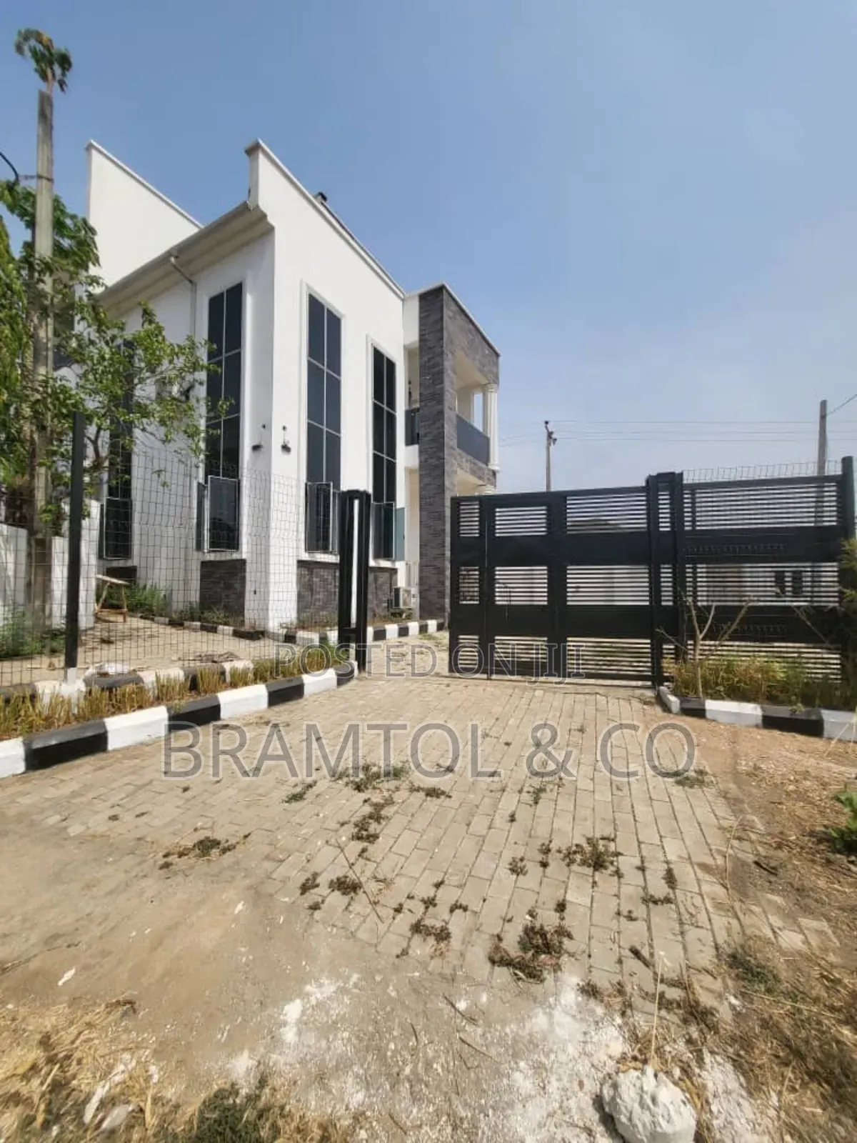 5bdrm Duplex in Idu Industrial for rent in Idu Industrial