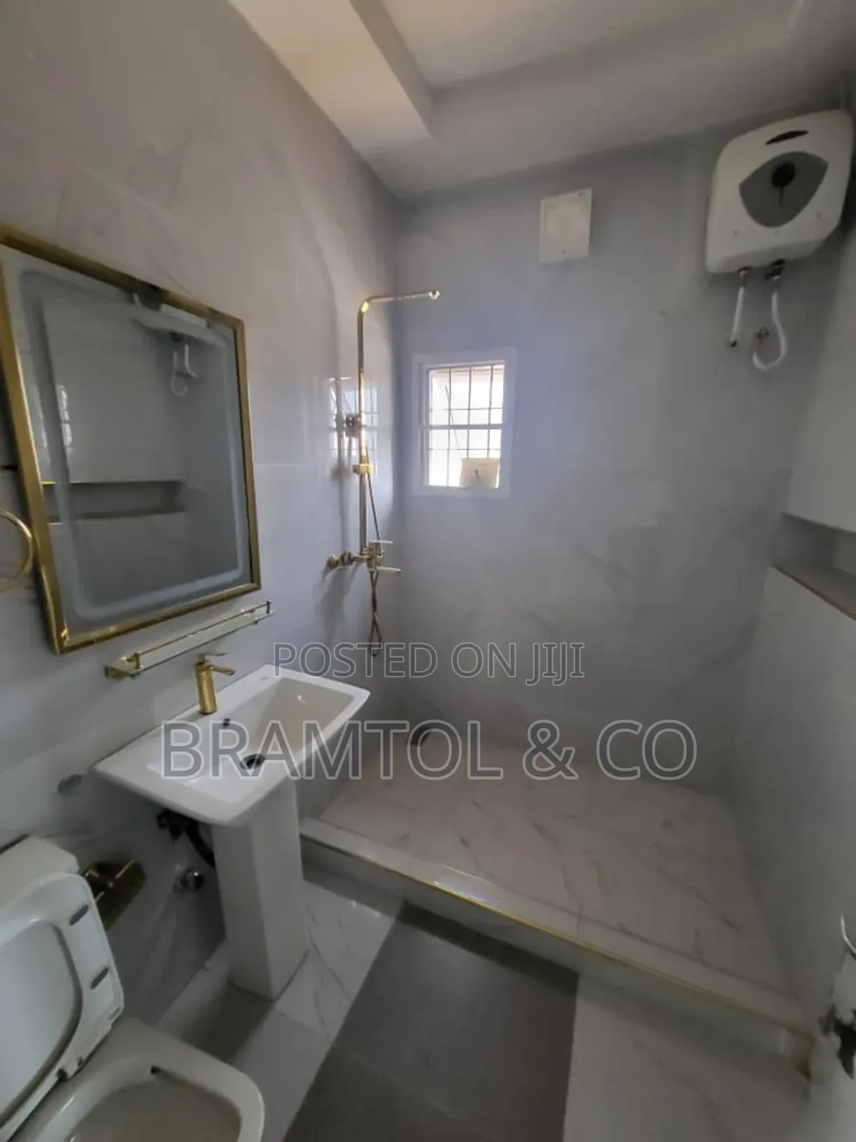 5bdrm Duplex in Idu Industrial for rent in Idu Industrial