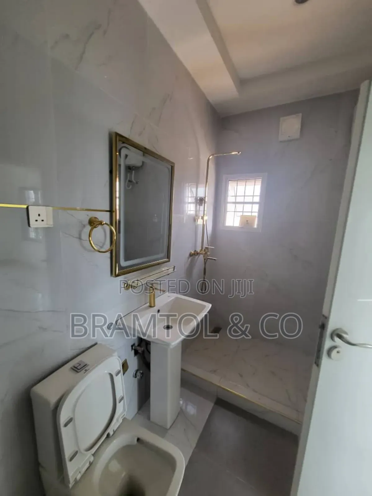 5bdrm Duplex in Idu Industrial for rent in Idu Industrial
