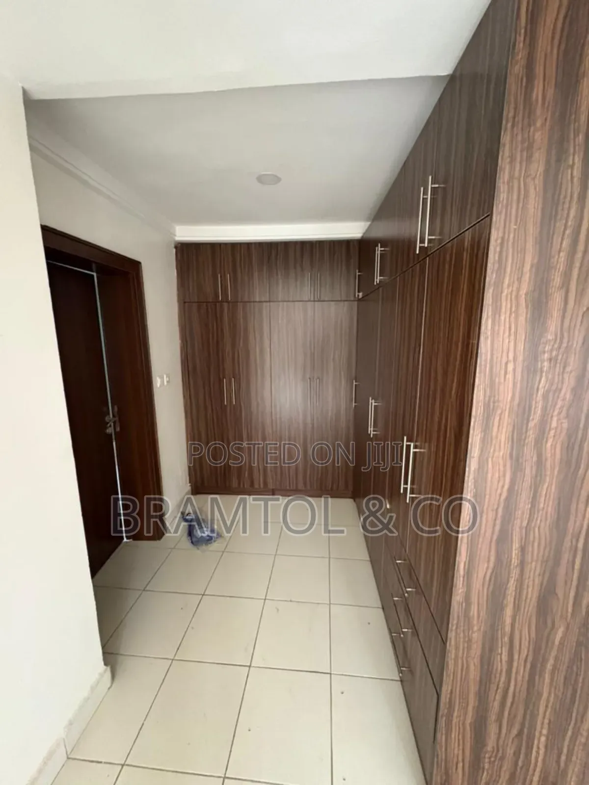 6bdrm Duplex in Apo District for rent in Apo District