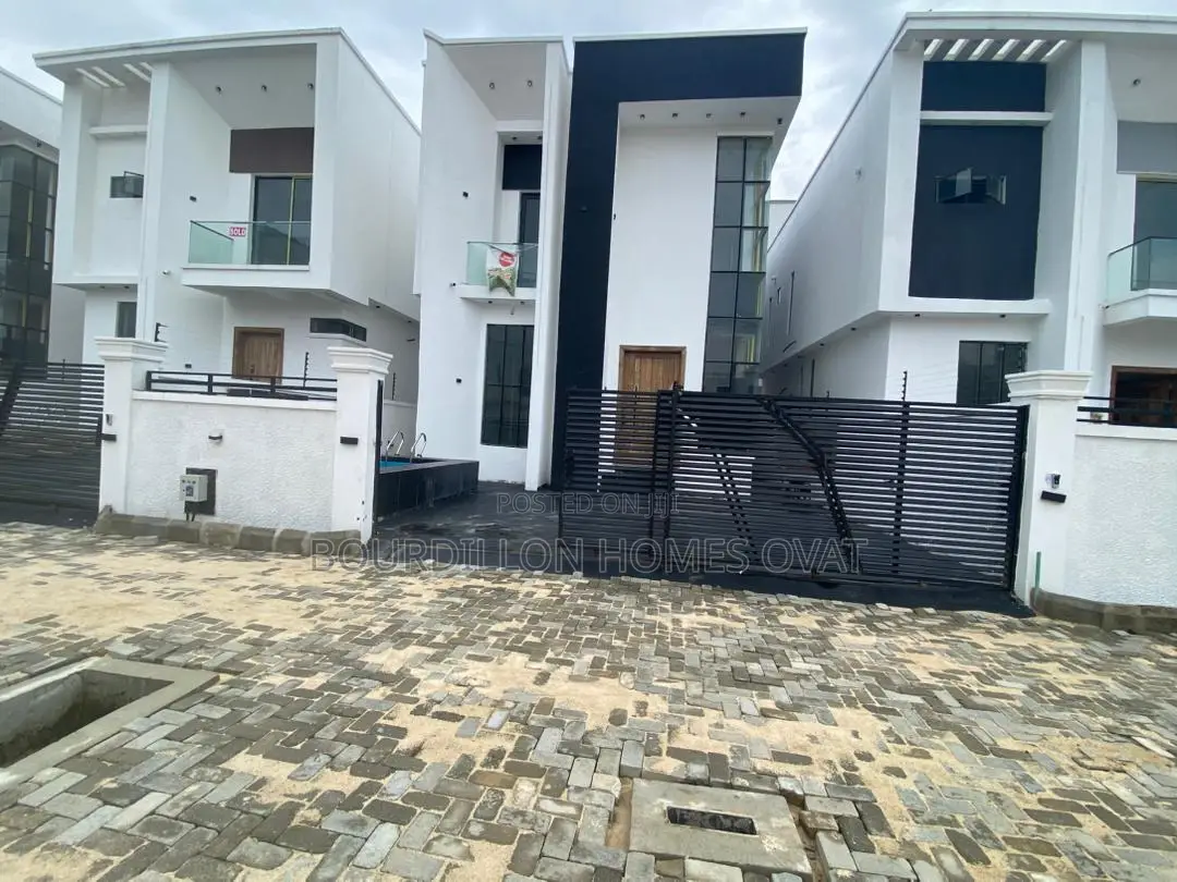 4bdrm Duplex in Chevron for sale in Chevron