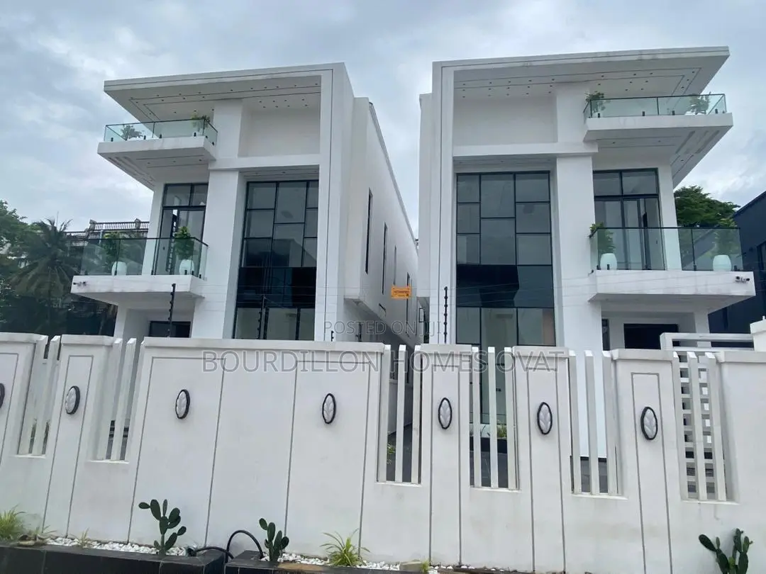 5bdrm Duplex in Chevron Lekki Lagos for sale in Chevron