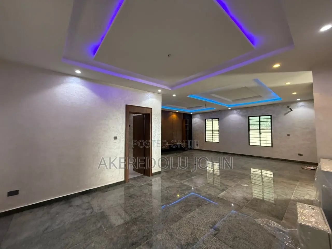 5bdrm Duplex in Apo Resettlement for sale in Apo Resettlement
