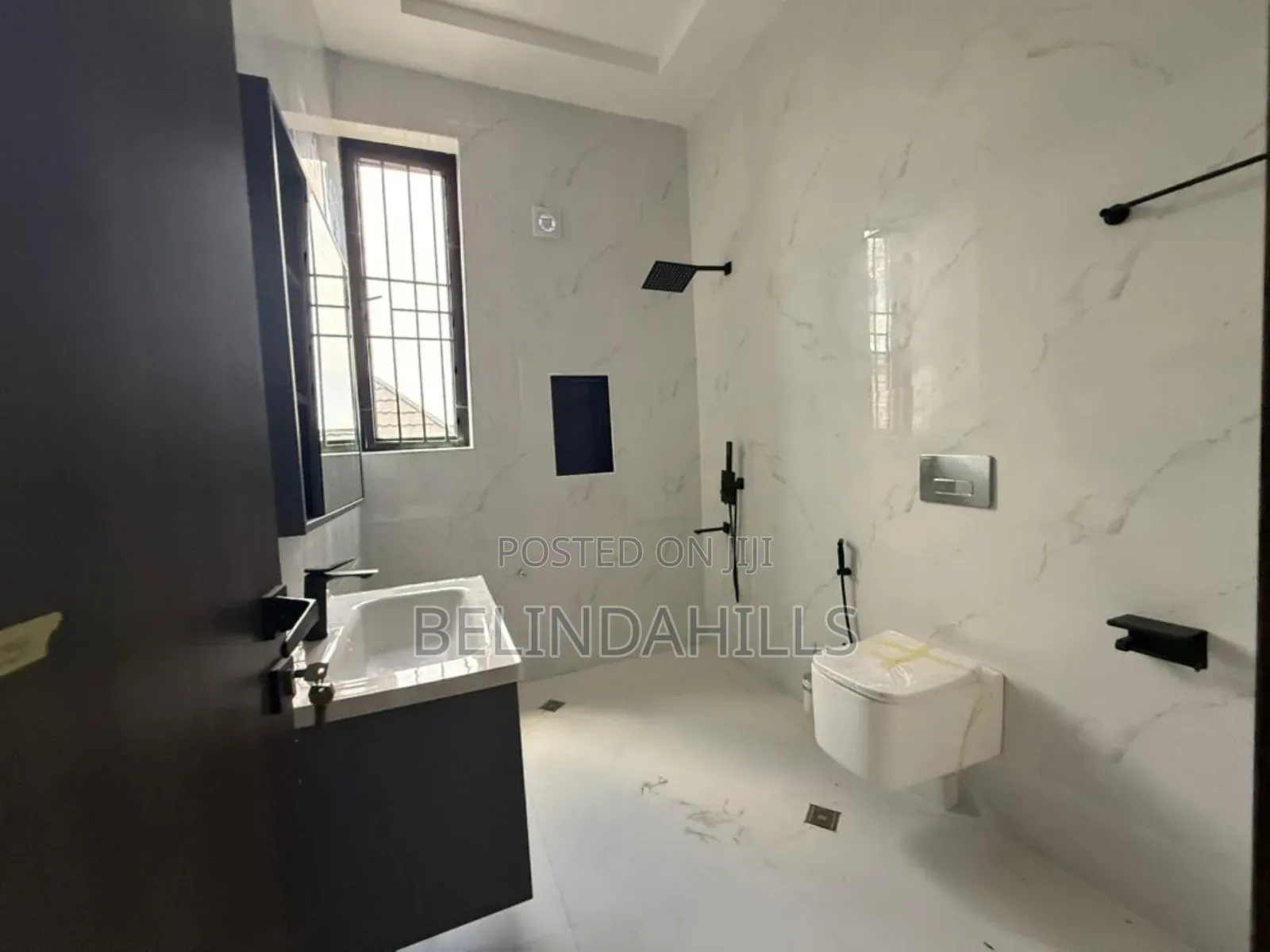 4bdrm Townhouse/Terrace in Apo Resettlement for sale in Apo Resettlement