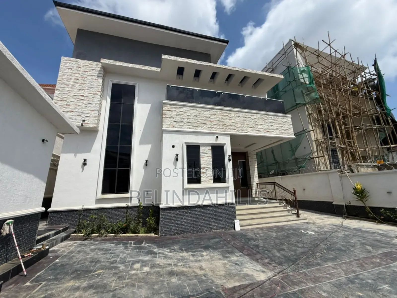 5bdrm Duplex in Apo Resettlement for sale in Apo Resettlement