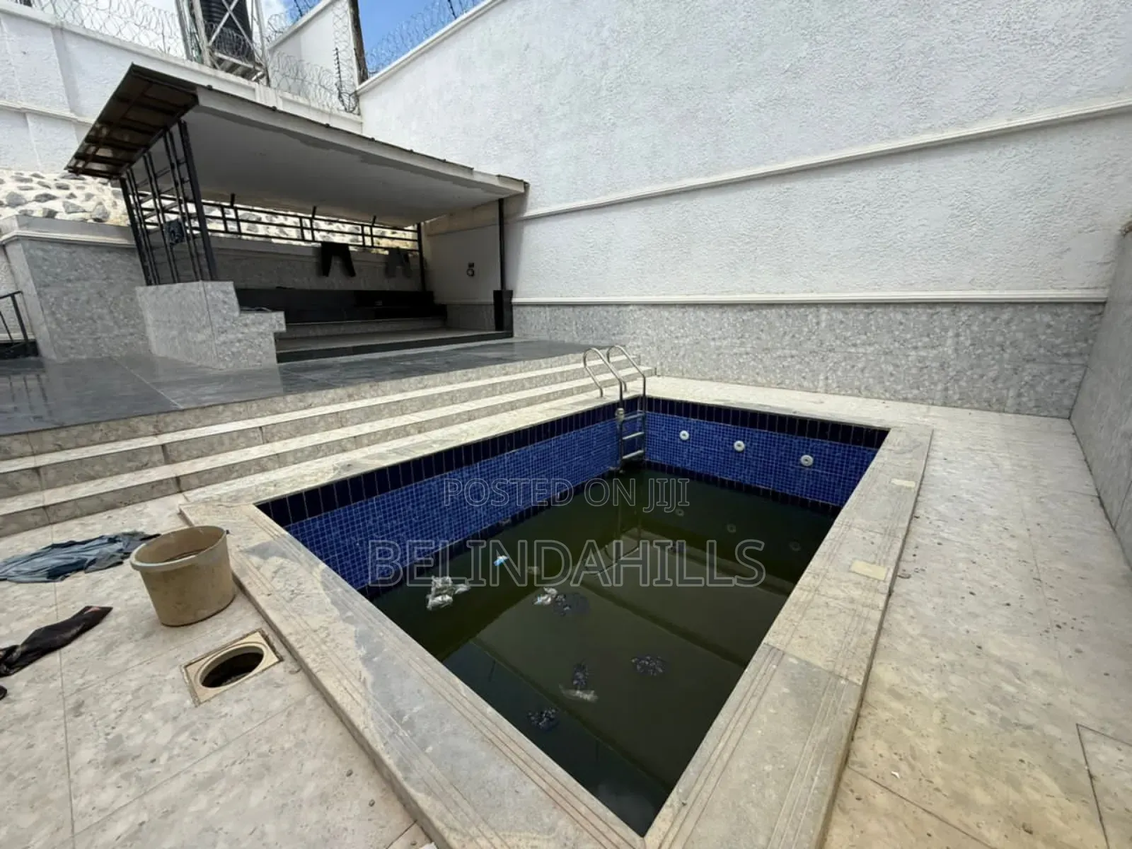 5bdrm Duplex in Apo Resettlement for sale in Apo Resettlement
