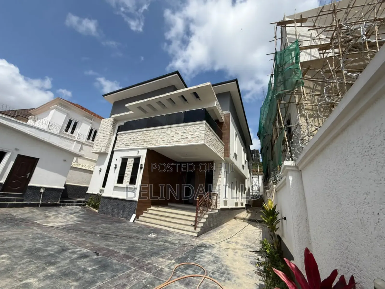 5bdrm Duplex in Apo Resettlement for sale in Apo Resettlement