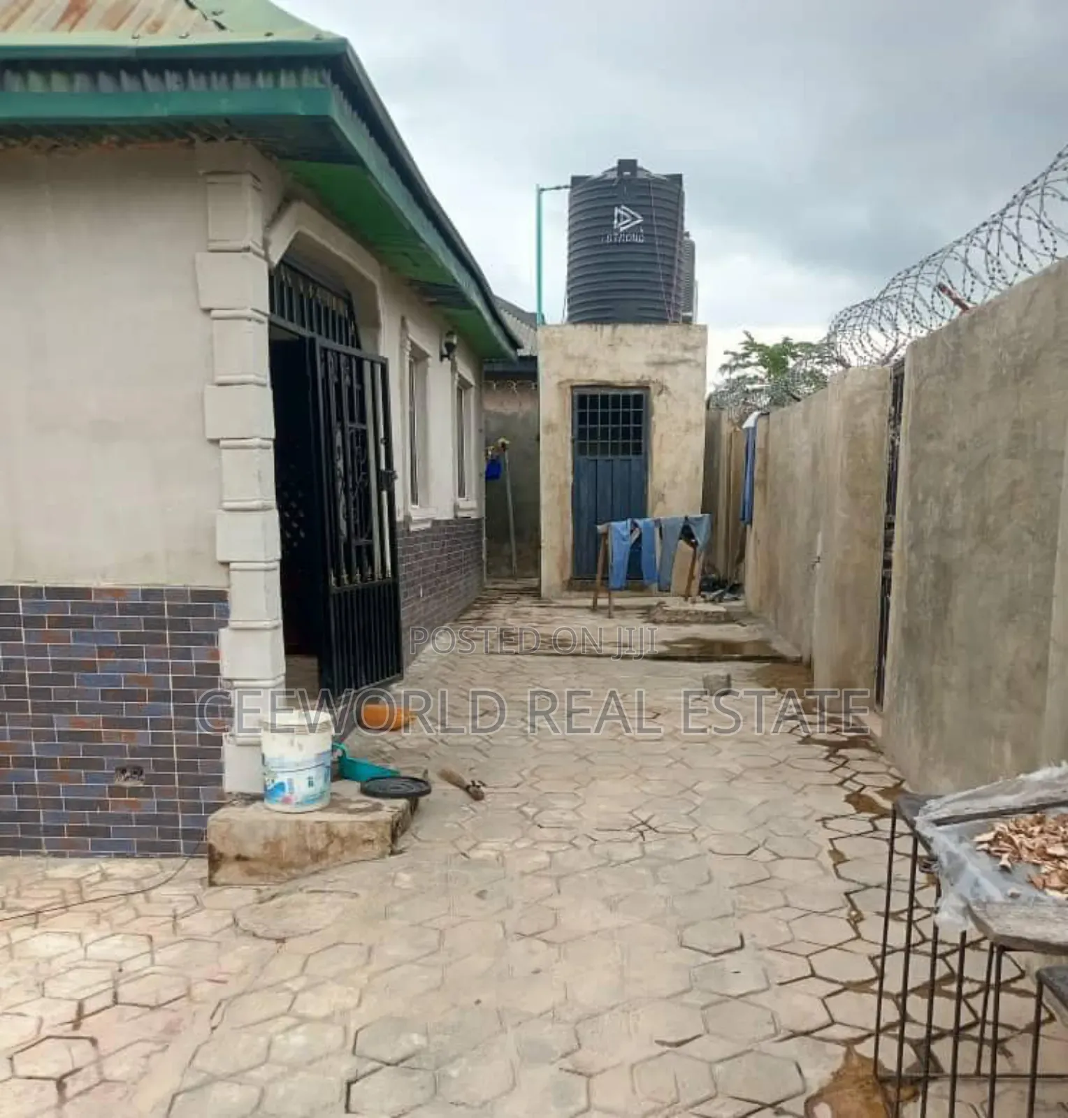 2bdrm Block of Flats in Ogeroju Street Bako, Apata for sale in Apata