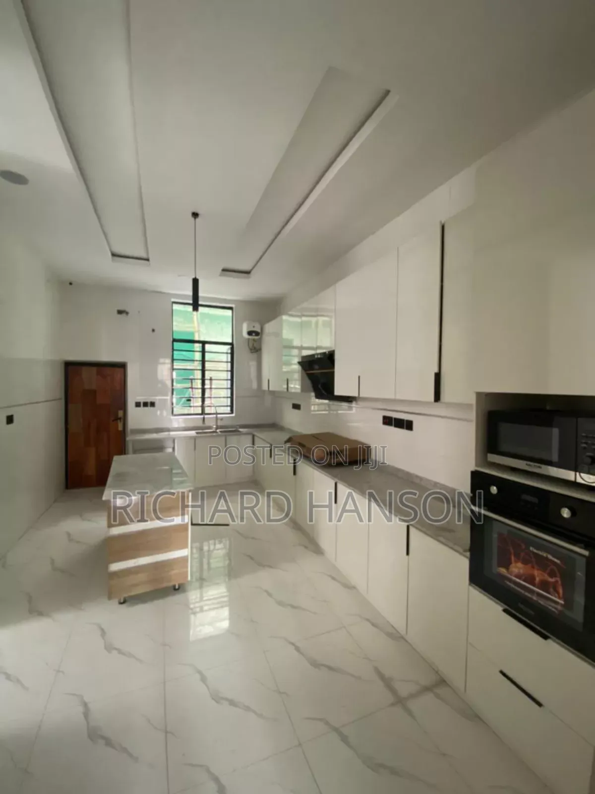 5bdrm Duplex in Blenco, Sangotedo for sale in Sangotedo