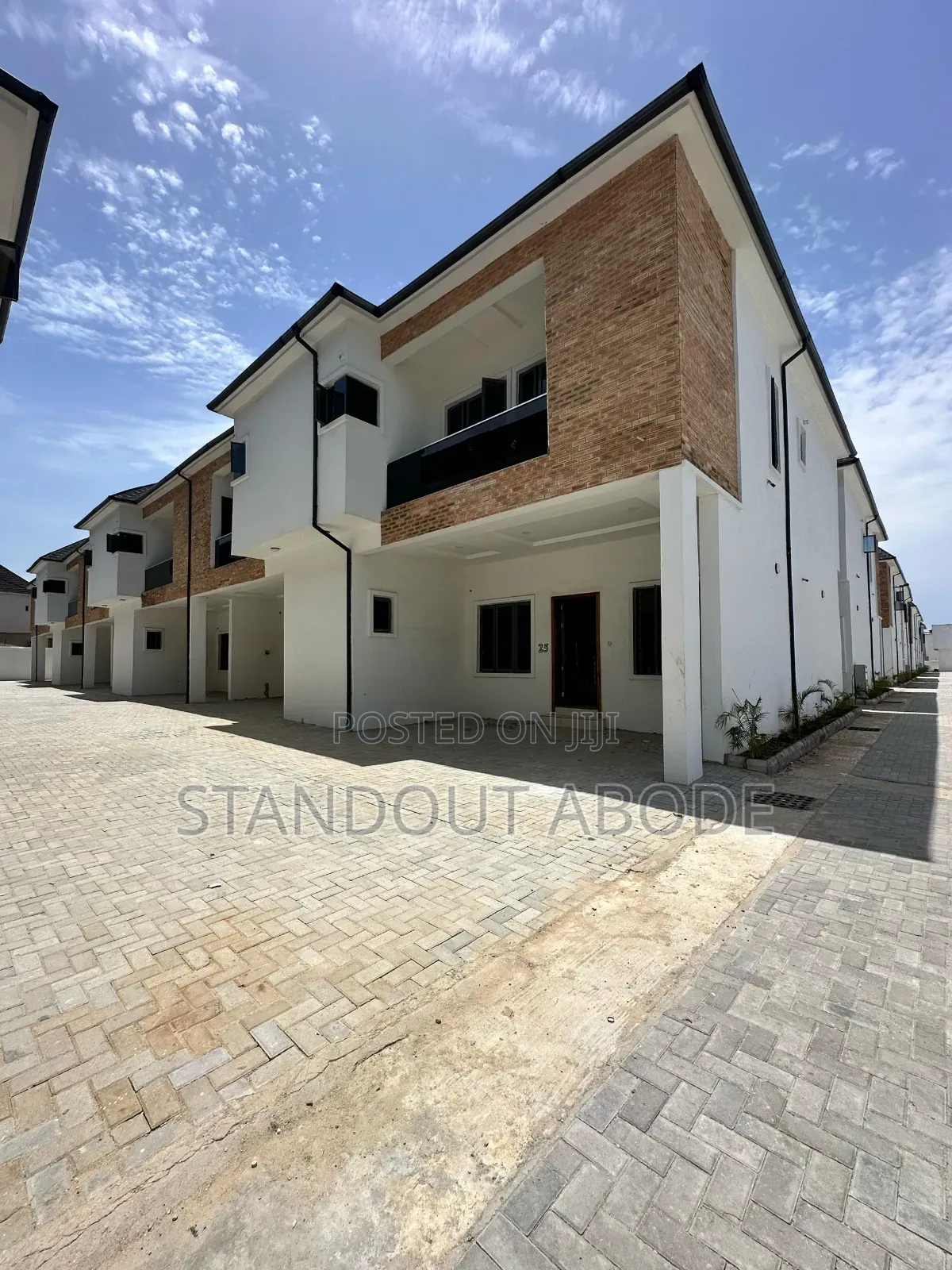 3bdrm Duplex in Inside An Estate, Ikota for sale in Ikota